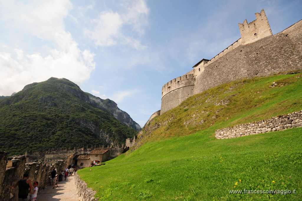 Castello di Beseno 2011.08.06_4.JPG